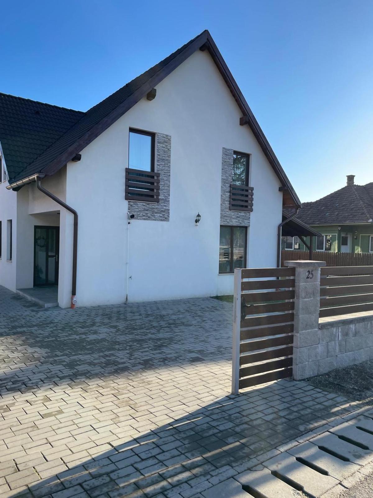 Fenyo Apartman House I Одореу Секуеш Екстериор снимка